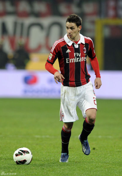 官方：德国裁判雅布隆斯基将执法欧冠第6轮布鲁日vs阿森纳（欧冠第6轮布鲁日对阿森纳之战将由德国裁判雅布隆斯基执法）