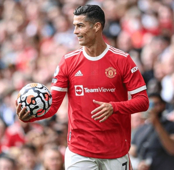 2进2出，再见利物浦！曝英超名帅空降，欧冠功勋离队（2入2出，利物浦告别！英超名帅上任，欧冠功臣离队）