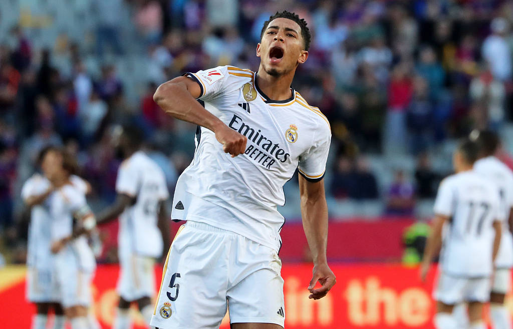 多特蒙德球迷挂横幅，反对海外比赛并攻击西甲高层