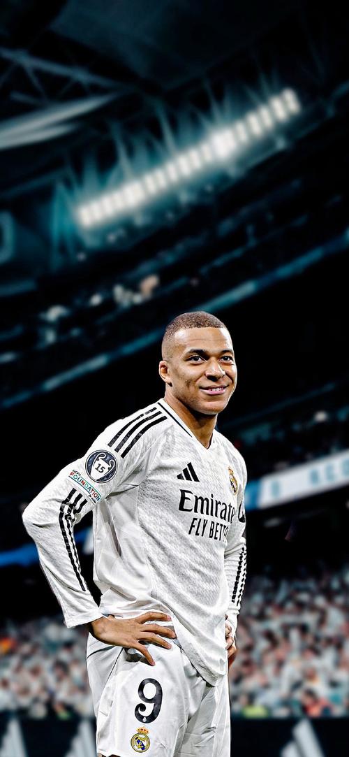 阿斯顿维拉主场2-1战胜阿森纳，延续连胜，双线作战表现亮眼。