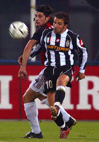 波兰主帅：扎莱夫斯基染黄让我恼火，我们没有强到能5球大胜（波兰主帅：扎莱夫斯基吃到黄牌让我恼怒，我们没强到能5球横扫）