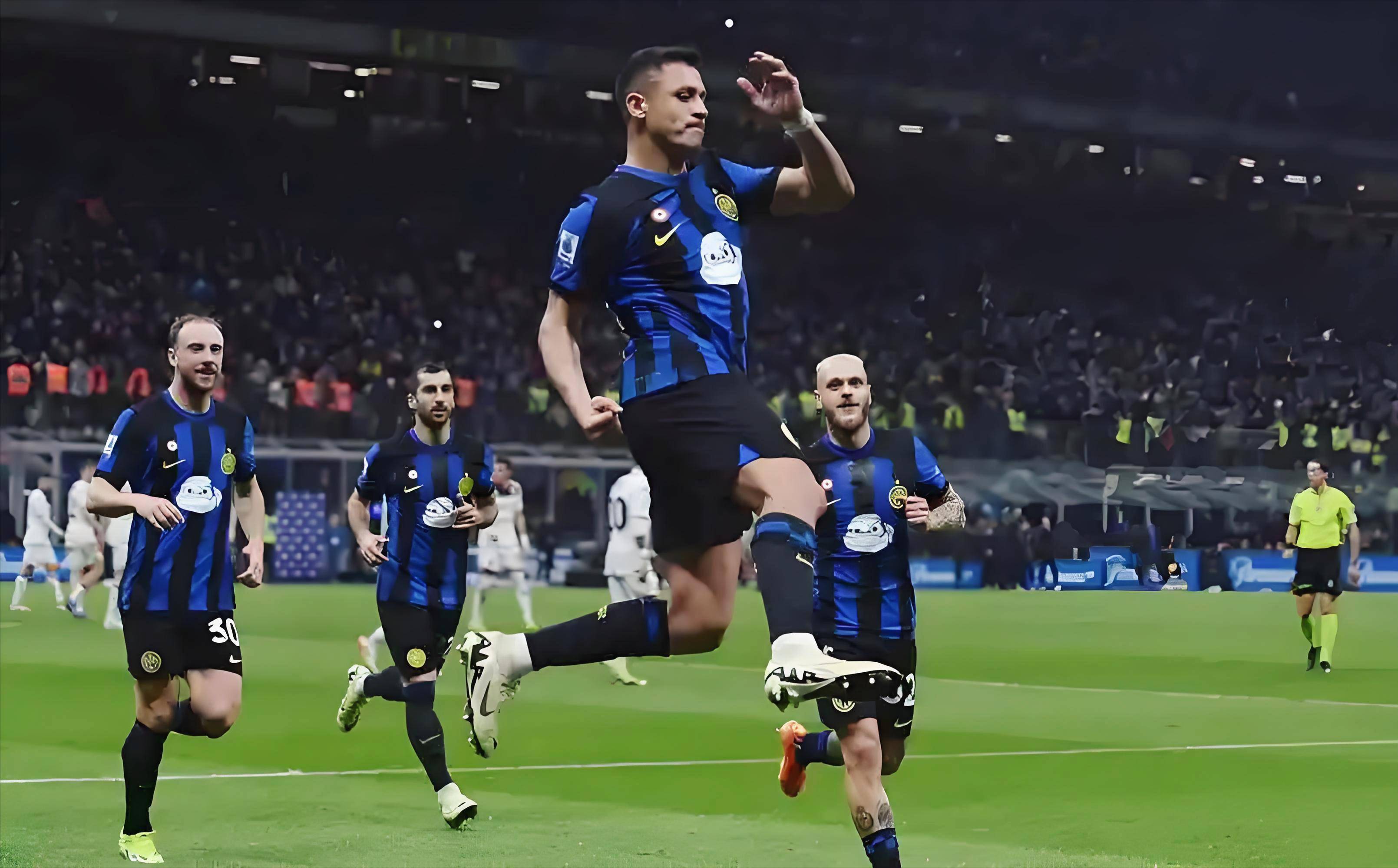 意甲战报：劳塔罗、图拉姆、恰尔汗奥卢破门，国米4-0科莫