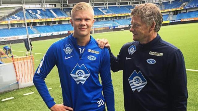 沙特vs阿联酋的下半场比赛因突降暴雨+冰雹暂中断，归赛时间暂未定（沙特与阿联酋之战下半场遭暴雨冰雹打断，复赛时间待定）