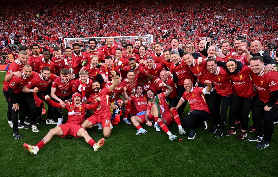 曼联客场对阵狼队，若取胜可追平切尔西，升至第六。狼队近期状态差，曼联实力占优，有望全取三分。